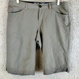 Mountain Hardwear Women's Size 6 Medium Dynama  Bermuda Outdoor Shorts